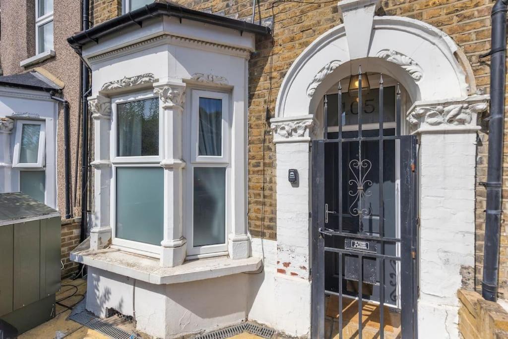 Charming Leytonstone 5 Bed - Appartamento Londra